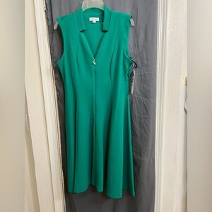 NWT Calvin Klein Sleeveless V-Neck Green scuba Crepe a line fit & flare Dress 12
